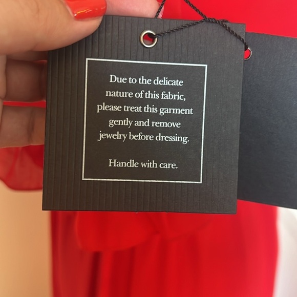 Ieena for Mac Duggal Stunning Red Ruffled V-neck Slit Gown - NWT - Size 0 - Picture 13 of 16